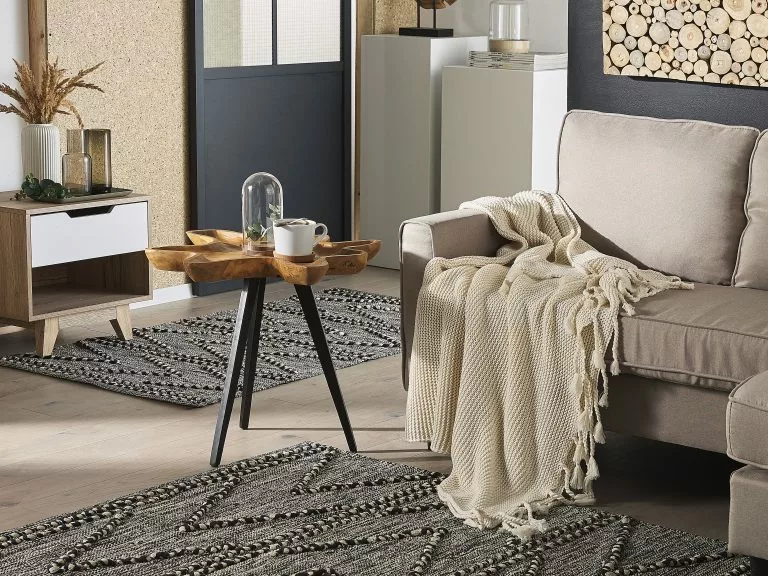 Beliani Mesa Auxiliar De Madera De Teca Clara/negro 60 Cm ELSA 2 Beliani Mesa Auxiliar De Madera De Teca Clara/negro 60 Cm ELSA - Imagen 2