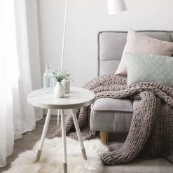 Beliani Mesa Auxiliar Blanco/plateado ⌀ 44 Cm RAMONA -Sillones Ventas undef src sa picid 705799 type whitesh image scaled