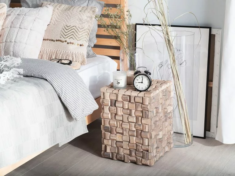 Beliani Mesa Auxiliar De Madera De Teca Clara 32 X 32 Cm CAJEME - Imagen 2