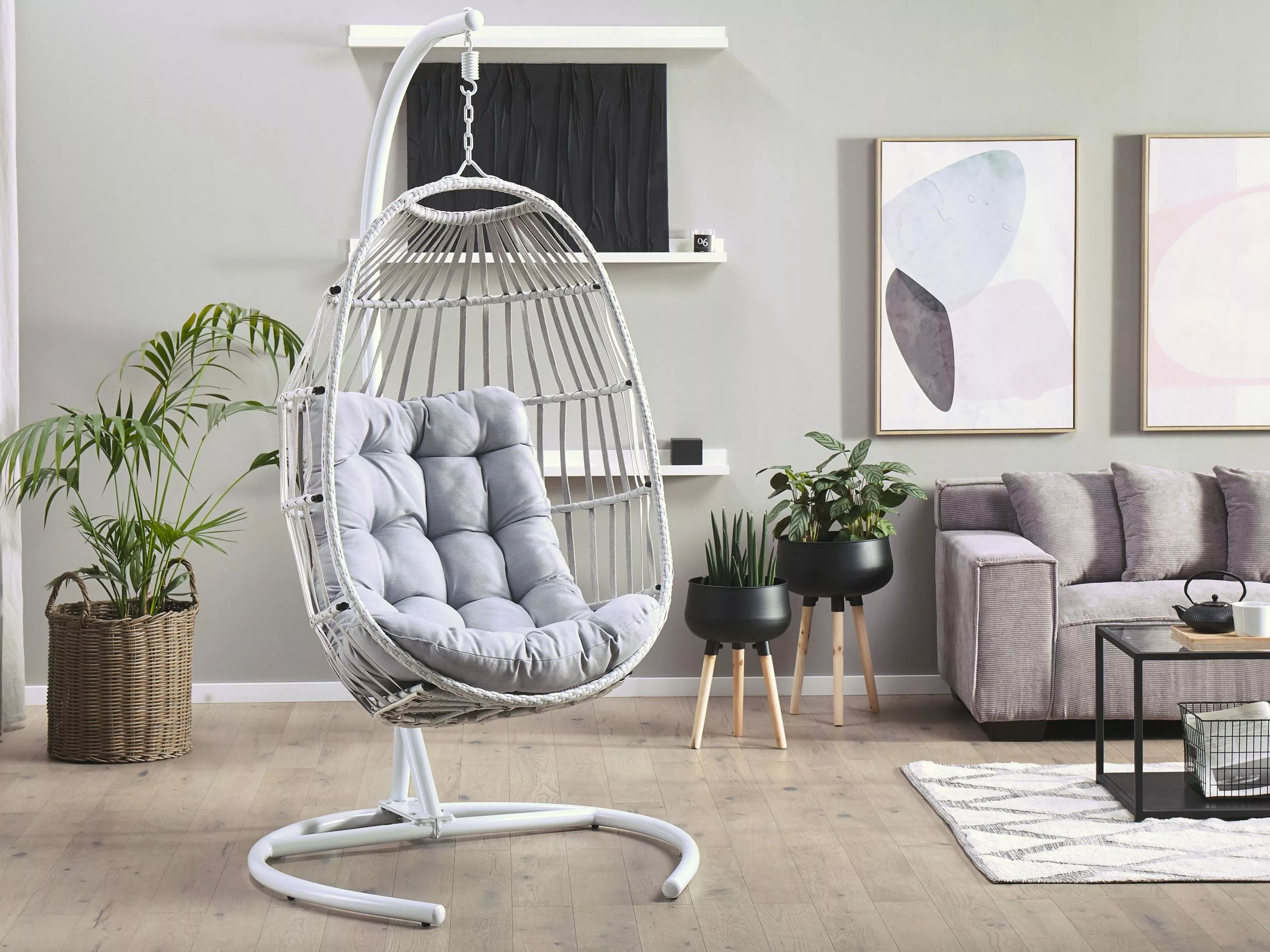 Beliani Silla Colgante De Ratán Gris Claro Con Soporte SESIA 2 Beliani Silla Colgante De Ratán Gris Claro Con Soporte SESIA - Imagen 2