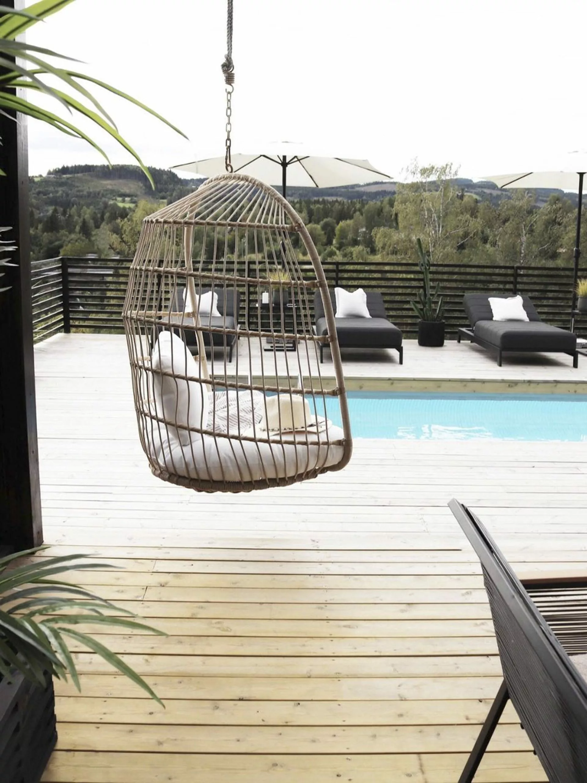 Beliani Silla Colgante De Poliéster Natural/blanco Con Soporte ALLERA - Imagen 5