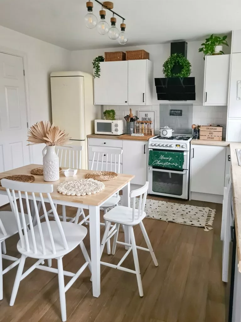 Beliani Mesa De Comedor De Madera De Caucho Clara/blanco 120 X 75 Cm HOUSTON - Imagen 4