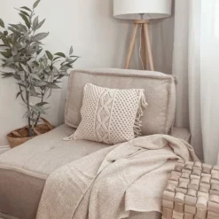 Beliani Mesa Auxiliar De Madera De Teca Clara 32 X 32 Cm CAJEME -Sillones Ventas undef src sa picid 838330 type whitesh image scaled