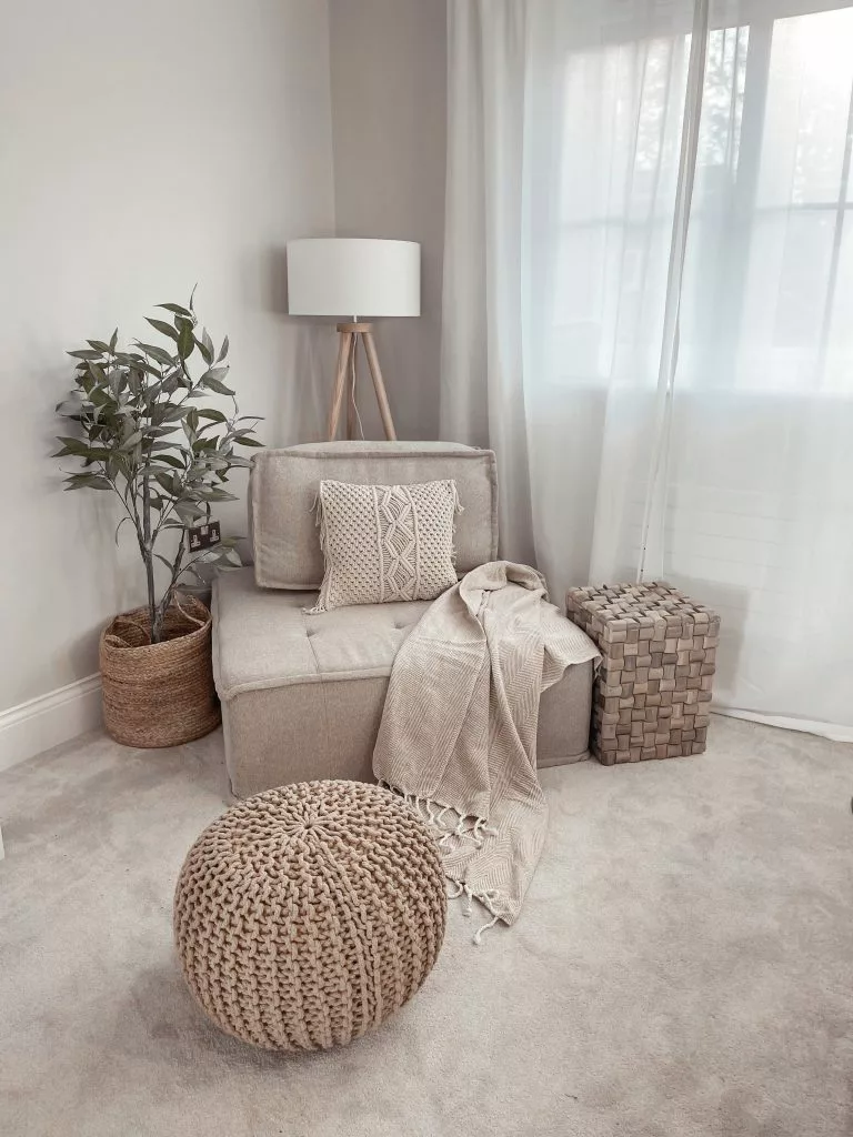 Beliani Mesa Auxiliar De Madera De Teca Clara 32 X 32 Cm CAJEME - Imagen 4