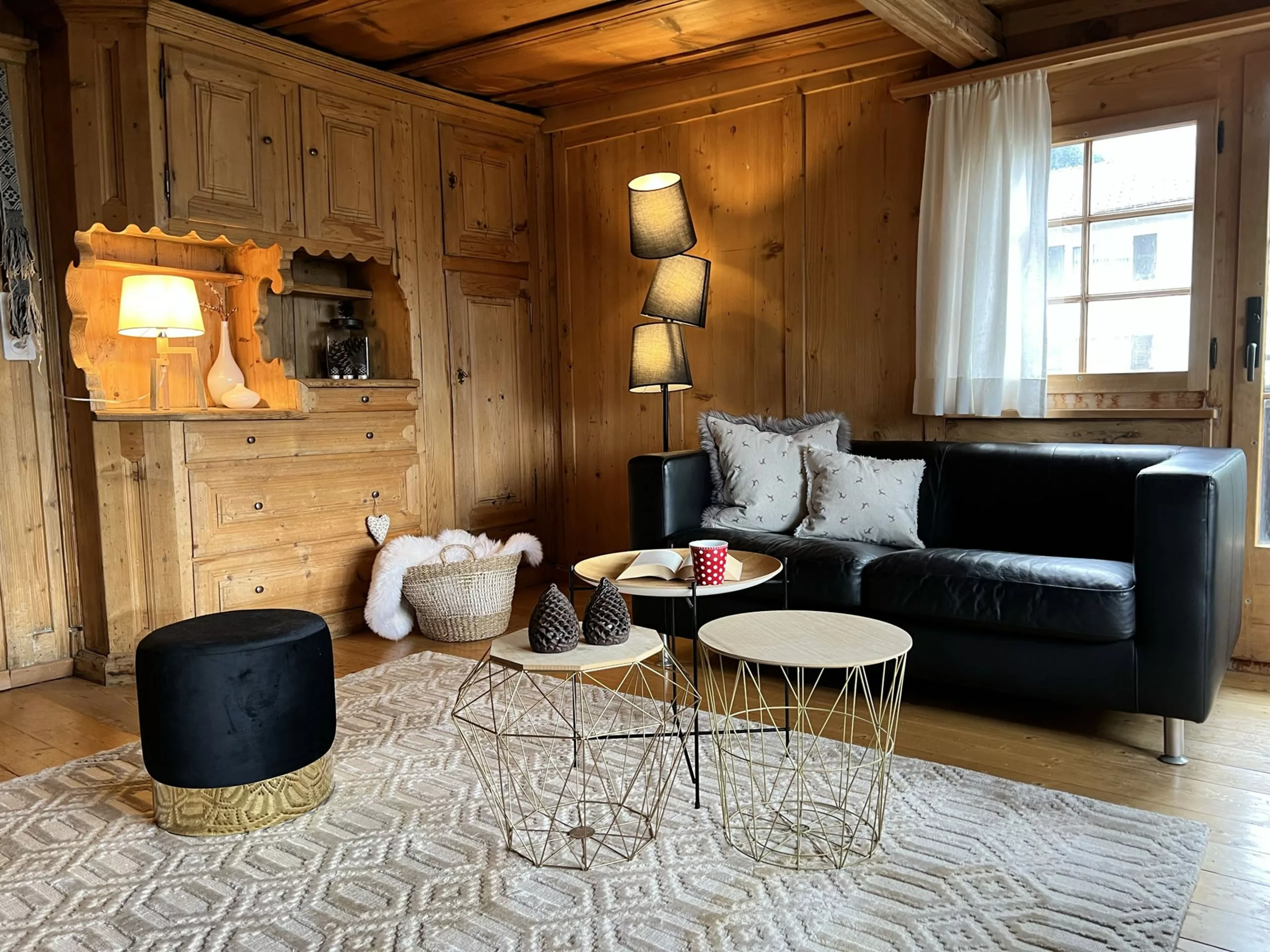 Beliani Mesa Auxiliar Dorado/madera Clara ⌀ 40 Cm LANARK - Imagen 4