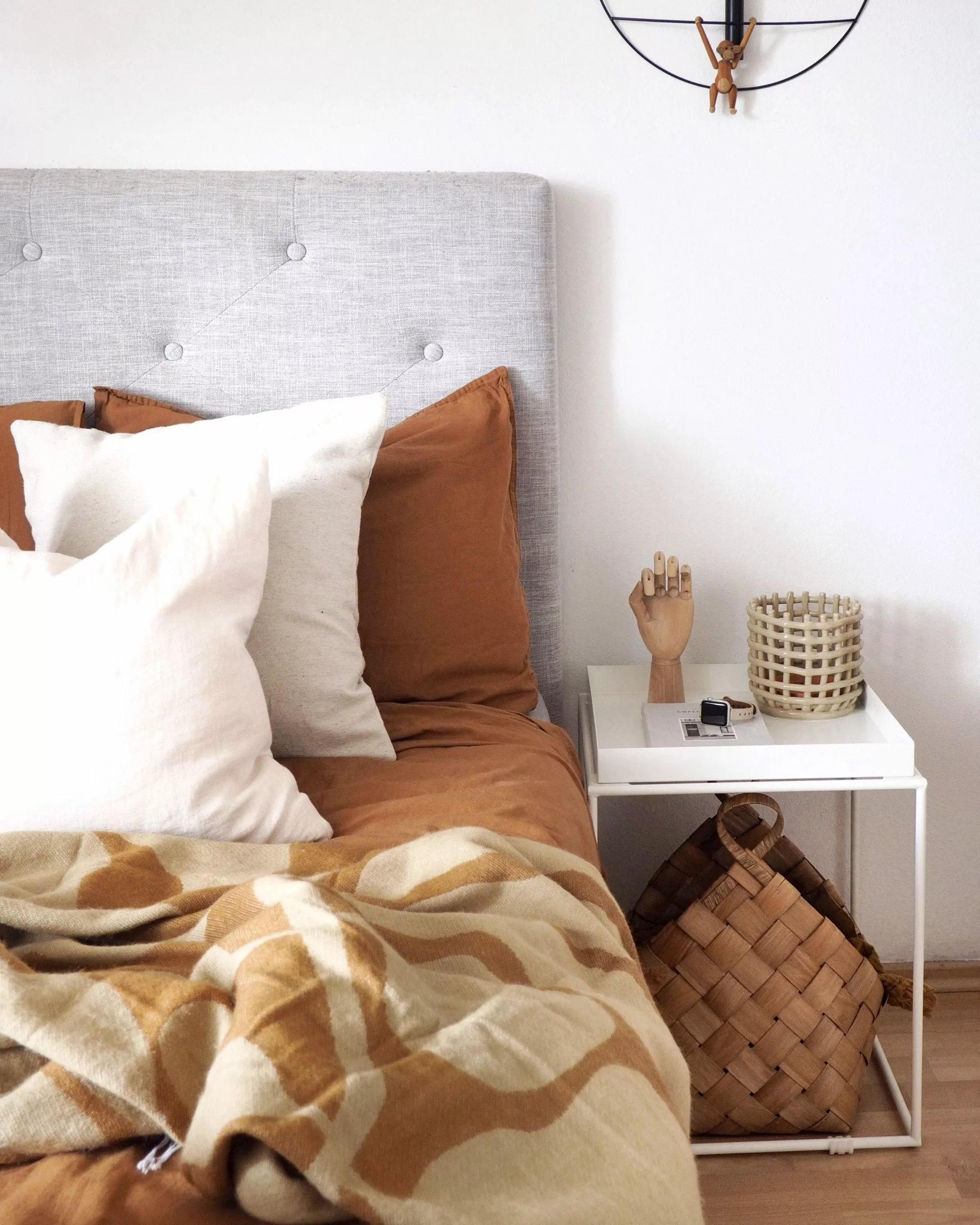 Beliani Mesa Auxiliar De Metal Blanco 38 X 38 Cm SAXON 9 Beliani Mesa Auxiliar De Metal Blanco 38 X 38 Cm SAXON - Imagen 9